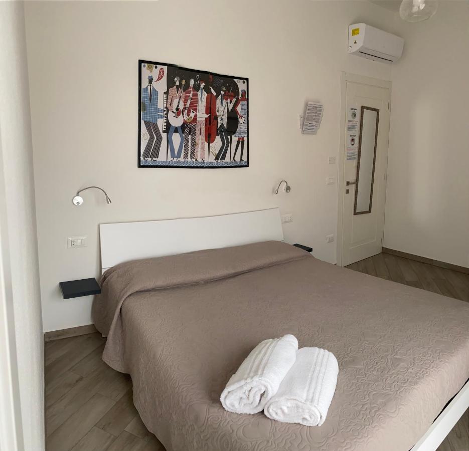 Tortolì Domoblu Camere In Centro מראה חיצוני תמונה